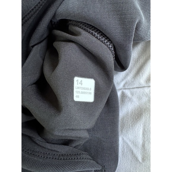 New Lululemon Softstreme Kick Flare Mid Rise Short 4" Size 14 Black Soft NWT - Picture 6 of 10